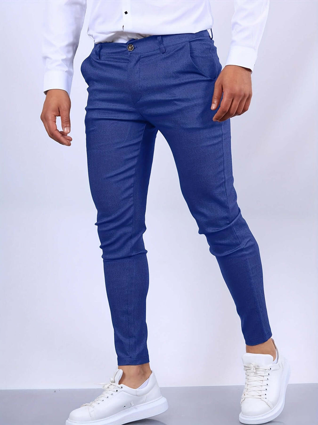 Men's Slim Fit Trousers: Tailored Design, Pockets & Secure Closure