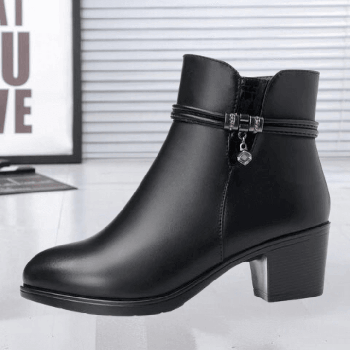 Women's Suede Ankle Boots: Stylish & Comfortable Footwear