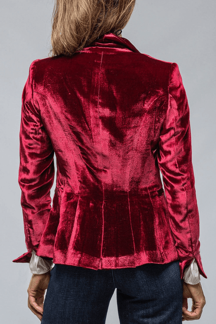 Women's Retro Blazer: Slim Fit, Lapel Collar, Pockets