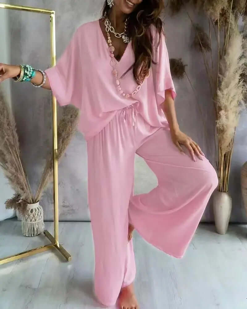 Women's Summer Two-Piece Outfit: Casual Shorts and Top Set