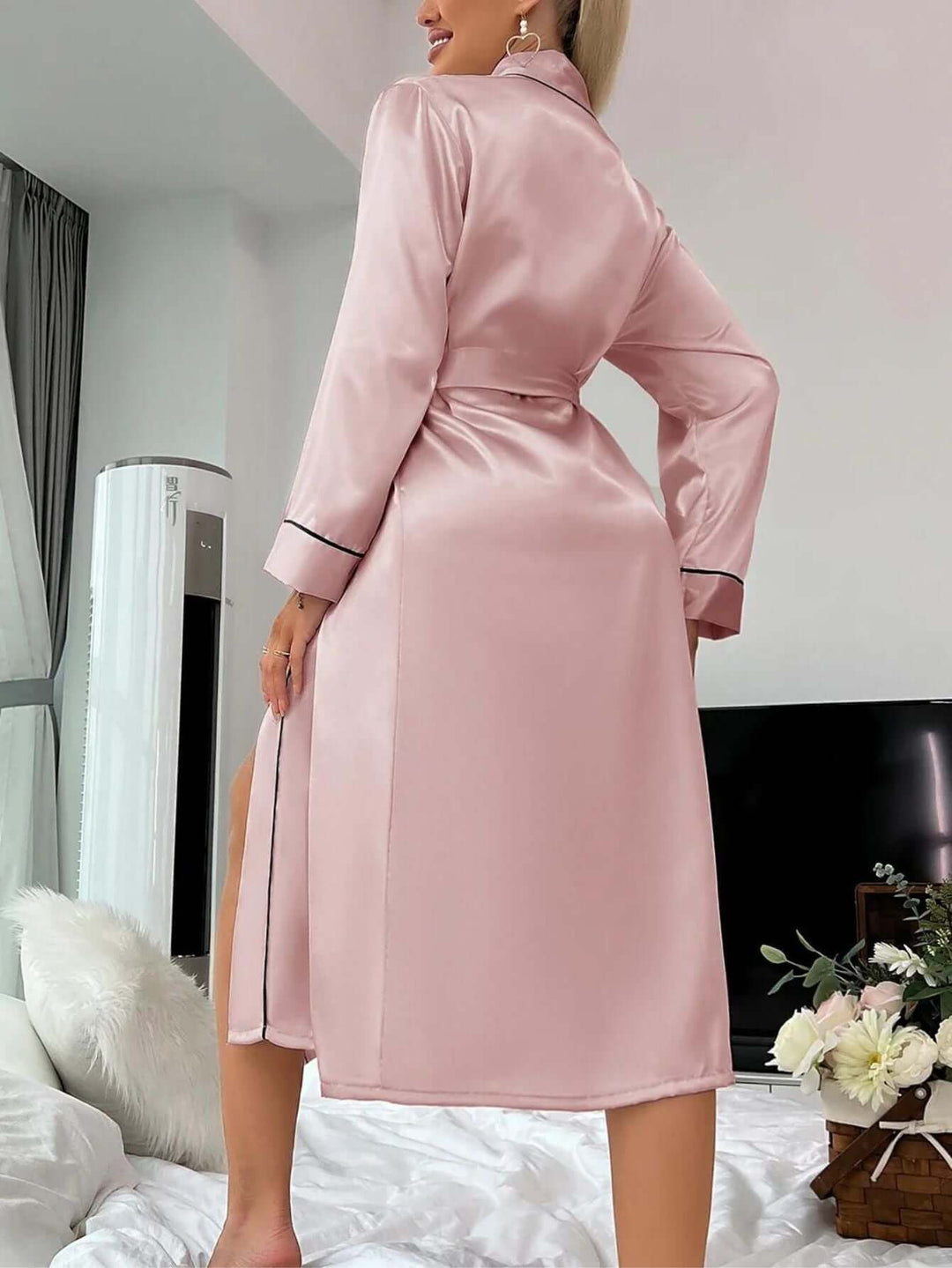 Women's Luxurious Satin Kimono Robe: Elegant & Relaxed Loungewear
