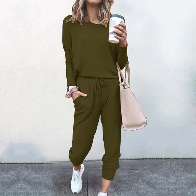 Women's Relaxed-Fit Tracksuit Set: Cozy Lounge Wear