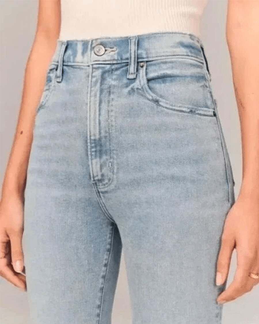 Women's High-Waisted Flared Jeans: Stylish & Comfortable Denim