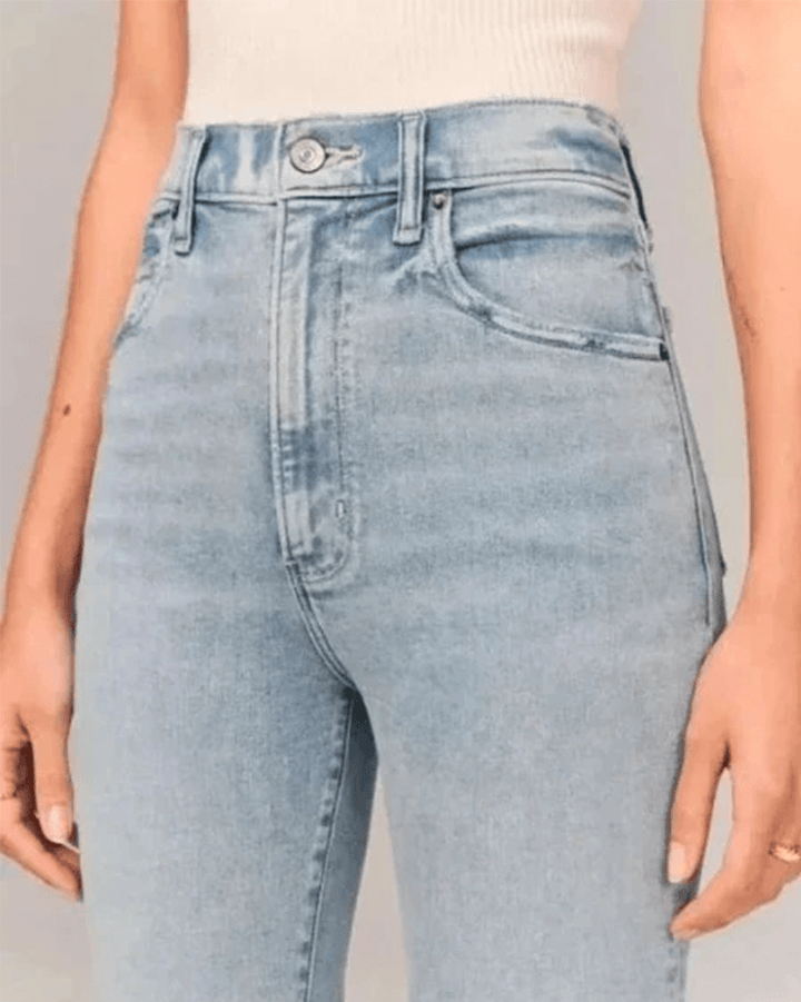 Women's High-Waisted Flared Jeans: Stylish & Comfortable Denim
