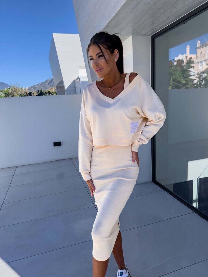 Women's Knitted Two-Piece Set: Cropped Sweater & Midi Skirt