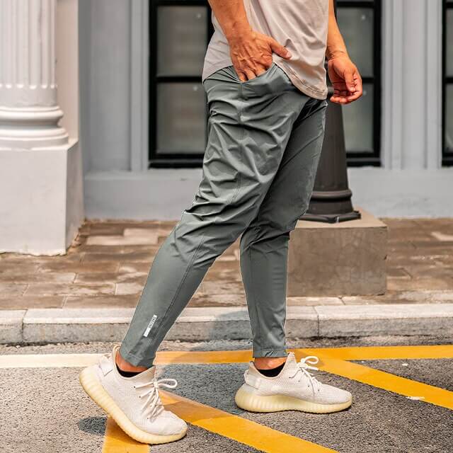 Men's Tapered Joggers: Lightweight & Stretchy