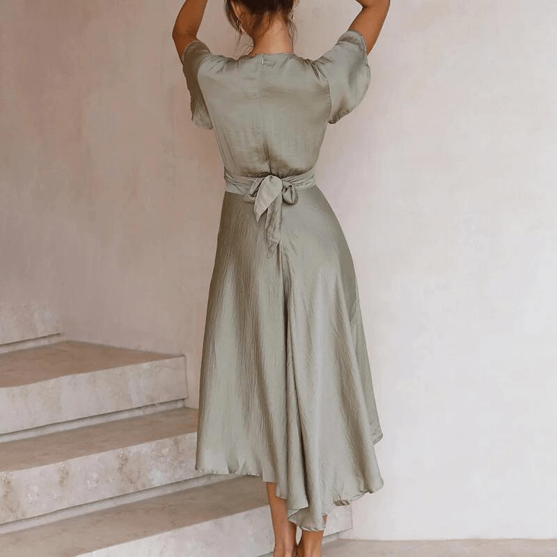 Elegant Sleeveless Midi Summer Dress
