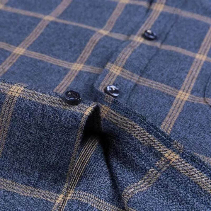 Men's Long-Sleeve Plaid Shirt: Classic & Comfortable