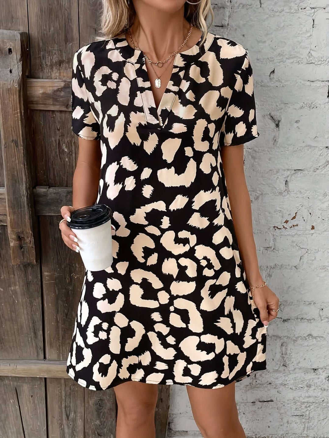 Elegant Leopard Print V-Neck Short Sleeve Dress