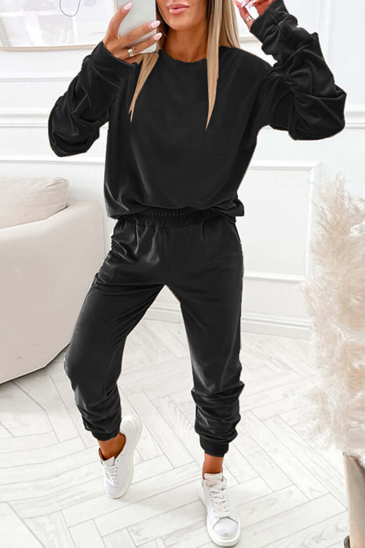 Women's Cozy Velvet Lounge Set: Relaxed Fit, Soft Fabric