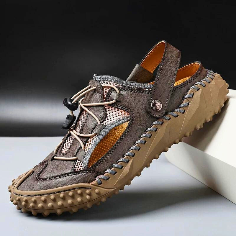 "Men's adjustable strap sporty sandals with cushioned sole, rugged design for comfort, versatile urban and outdoor wear."