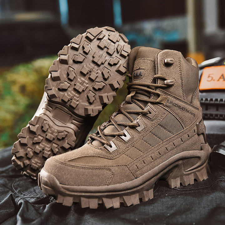 "Men's Qamar Tactical Winter Boots, black leather, rugged design, cozy lining, solid grip, perfect for winter wear."