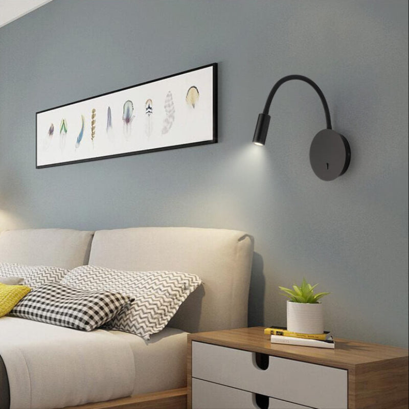 Modern 360° LED wall lamp, black and white, sleek design, aluminum and silicon, adjustable light, perfect for reading ambianc