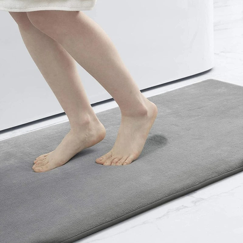 "Super Absorbent Velvet Bath Mat with Non-Slip Backing, Plush High-Density Foam for Luxurious Bathroom Comfort"