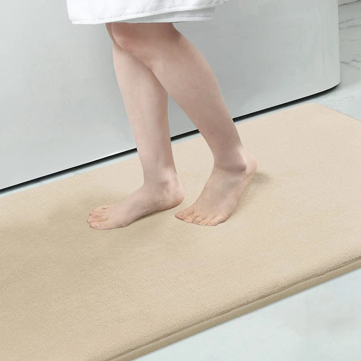 "Super Absorbent Velvet Bath Mat with Non-Slip Backing, Plush High-Density Foam for Luxurious Bathroom Comfort"