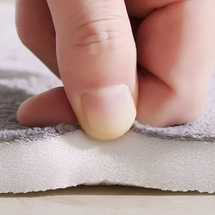 "Super Absorbent Velvet Bath Mat with Non-Slip Backing, Plush High-Density Foam for Luxurious Bathroom Comfort"