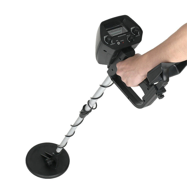 "Waterproof metal detector with adjustable height and HD display, designed for precision treasure hunts in any weather."